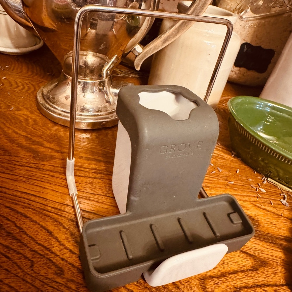 Grove Collaborative Sink Caddy soap/sponge, brush & Towel Holder ceramic/silic